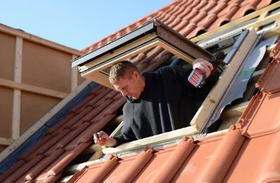 Pose de fenêtres de toit Velux à Chapelle-Saint-Laud